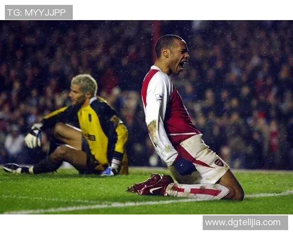 足球巨星的传奇人生与奋斗历程背后的感人故事 足球巨星的传奇人生与奋斗历程背后的感人故事