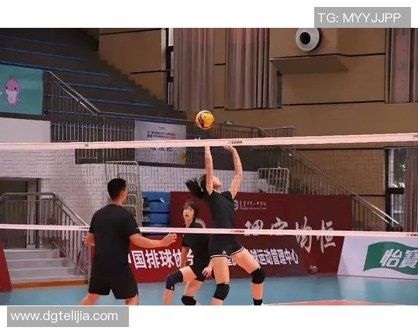 重庆排球队在全国排球速度排行榜中荣登第八名展现出强劲实力与潜力 重庆排球队在全国排球速度排行榜中荣登第八名展现出强劲实力与潜力