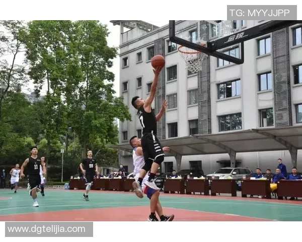 重庆篮球队荣登篮球战术排行榜第二名引发热议 重庆篮球队荣登篮球战术排行榜第二名引发热议